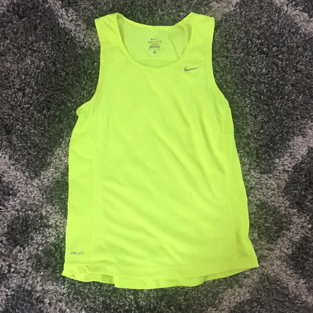 3/$18 🎉 Nike Dri Fit